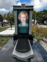 Мемориальный комплекс с цветным фото 2