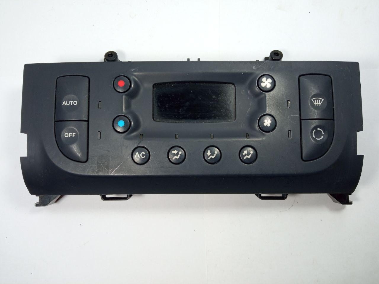 Панель кнопок Renault Clio 1.5 Valeo 8200069371 / UTH F664393C / UTHF664393C, фото 1