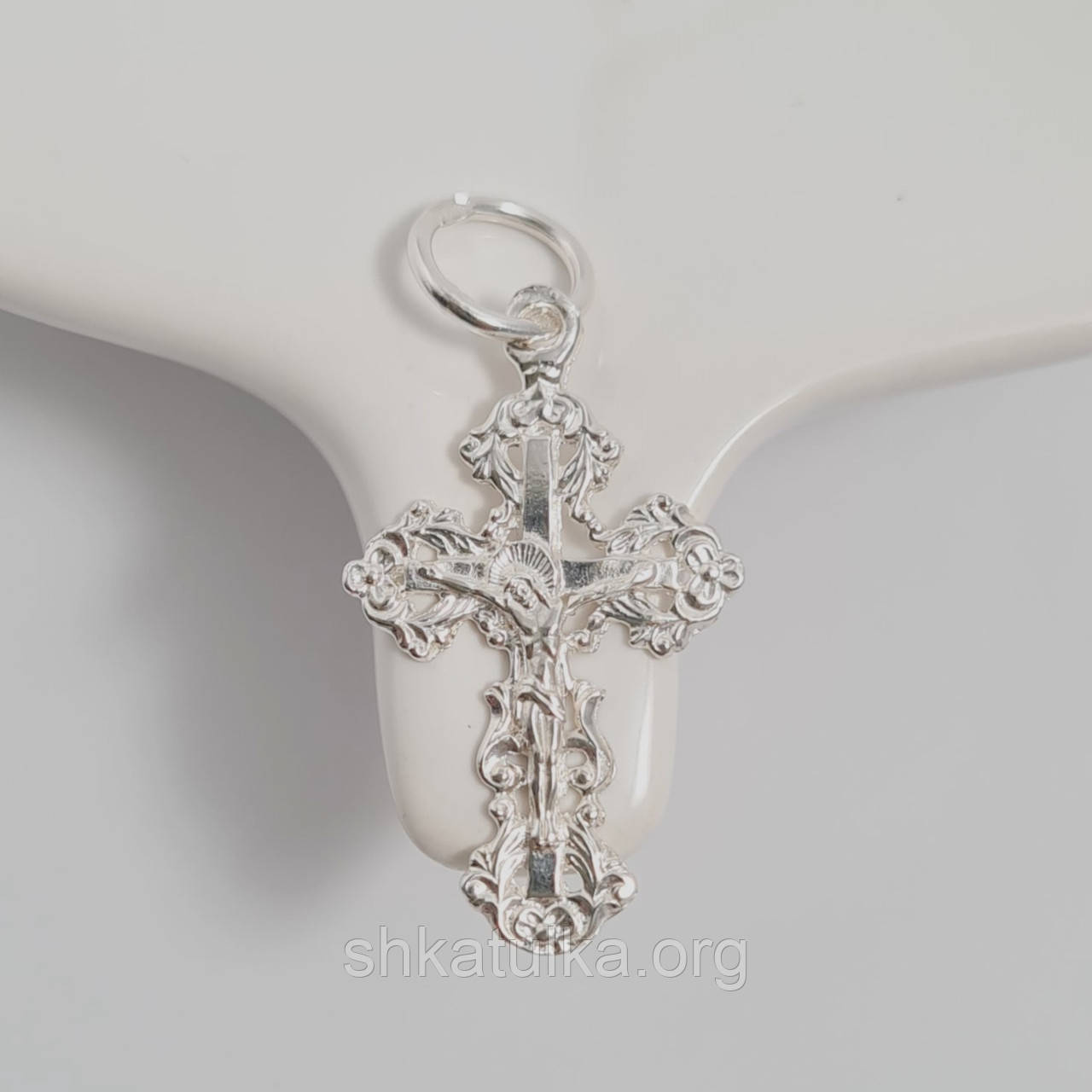 Хрестик срібний з розп'яттям і написом Спаси і Збережи ажурний ажурний