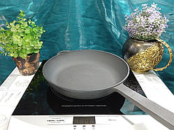 Сковорода чавунна з литою металевою ручкою, d=220мм, h=40мм