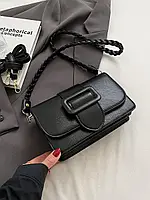 Красивая небольшая сумочка черного цвета