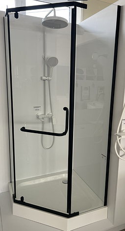 Душова кабіна 90*90*200 см п'ятикутна з піддоном 12 см, скло прозоре 6 мм, чорний профіль, фото 1
