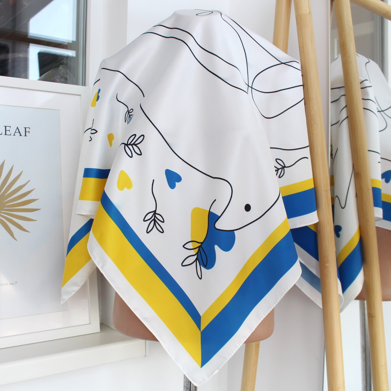 Хустка патріотична 90х90см "Голуб миру" 218020, фото 1