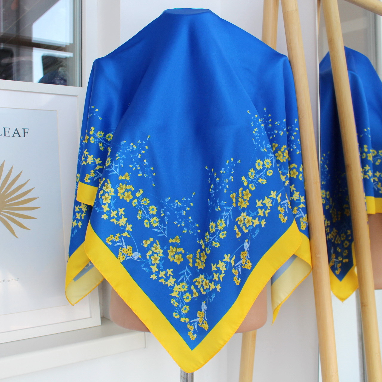 Хустка патріотична 90х90см "Закоханість" 218023, фото 1