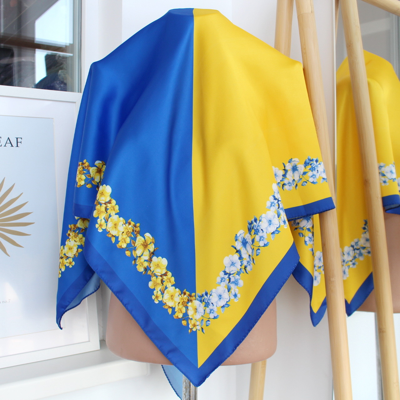 Хустка патріотична 90х90см "Жовто-блакитний прапор" 218036, фото 1