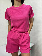 Бежевий костюм футболки шорти в рубчик