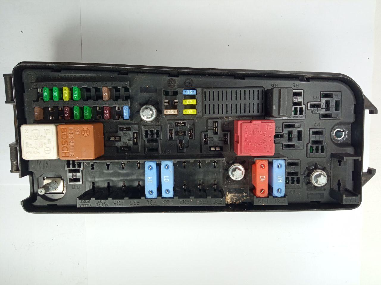 Блок запобіжників GM GL 13205 800 / GL13205800 / 519179006