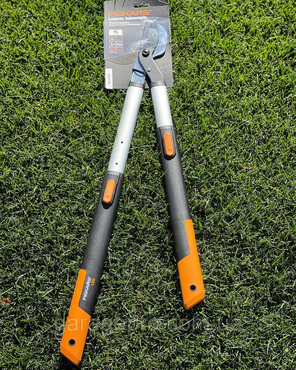 Професійний сучкоріз із телескопічними ручками Fiskars SmartFit L86 (112500)