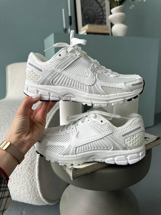 Nike Zoom Vomero 5 White