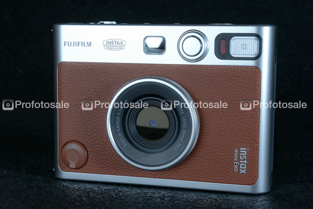 Фотоапарат Fujifilm Instax Mini Evo