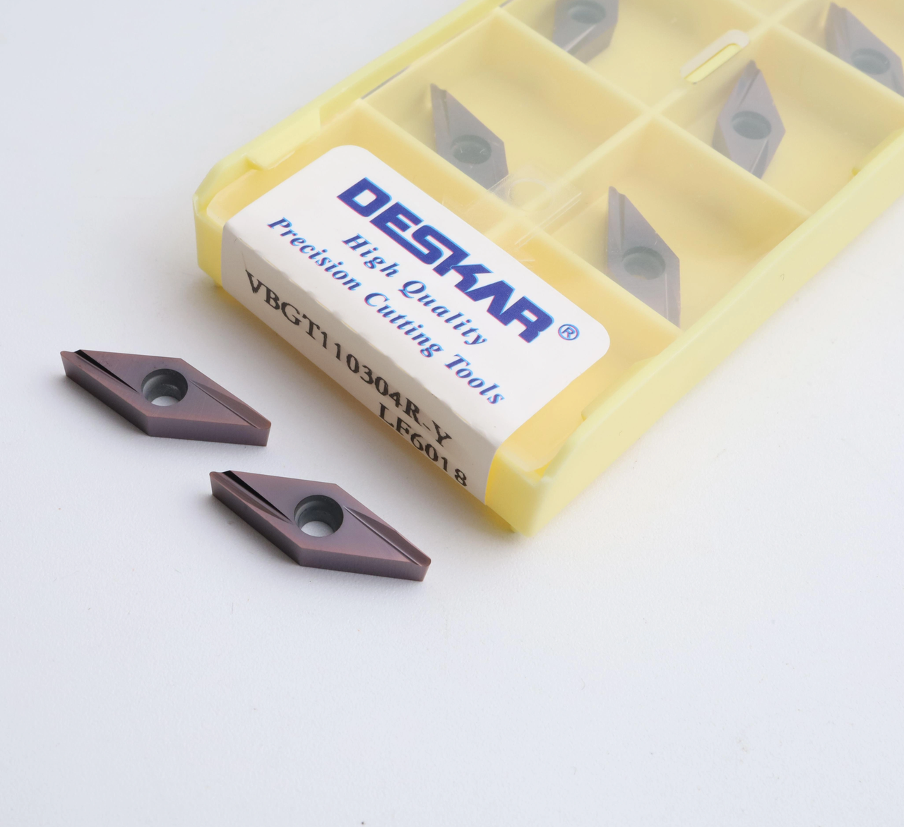 VBGT110304R-Y LF6018 (сталь, нерж сталь) Пластина токарна т/с