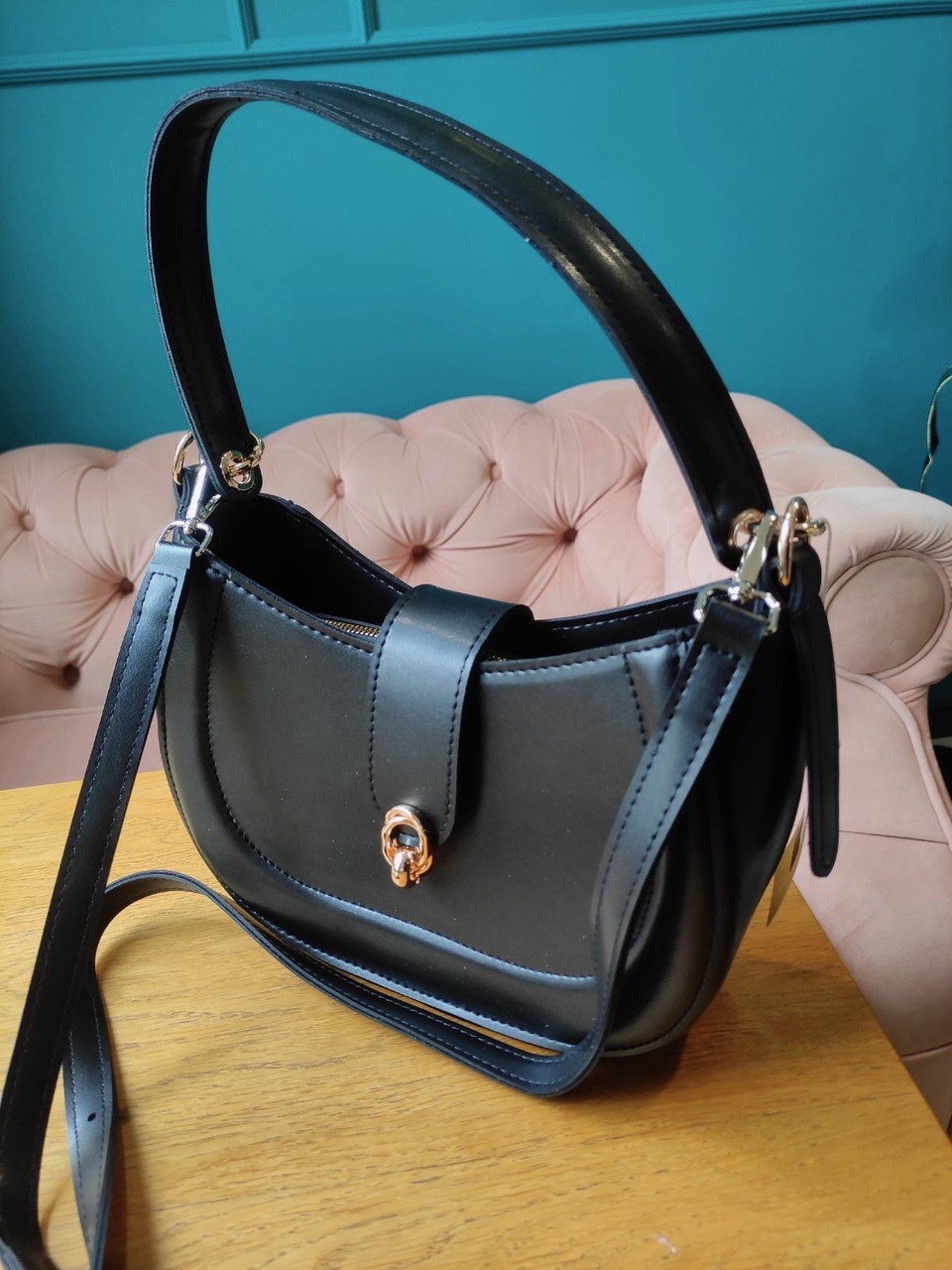 Сумка жіноча крос-боді прямокутна 20*25 см на блискавці з міні клапаном зі штучної шкіри Nata Чорний, фото 1