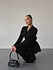 Чорний вишуканий брючний костюм-двійка тканина пліссе: широкі штани та подовжена кофта кімоно з поясом, фото 2