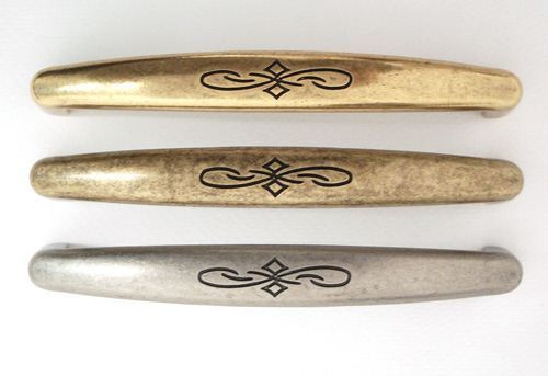 Меблеві ручки серії “Florio” в античному сріблі