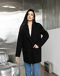 Жіноче чорне актуальне коротке пальто піджак на ґудзиках