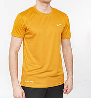 Чоловіча футболка SPORT Nike  гірчиця