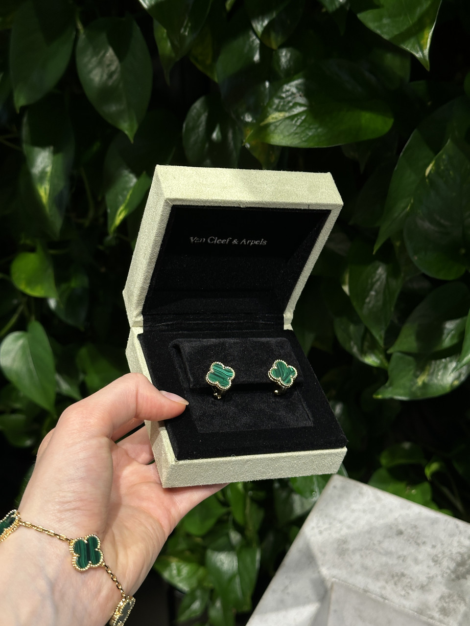 👑 Van Cleef & Arpels Earrings Vintage Green Malachite K18 Yellow Gold