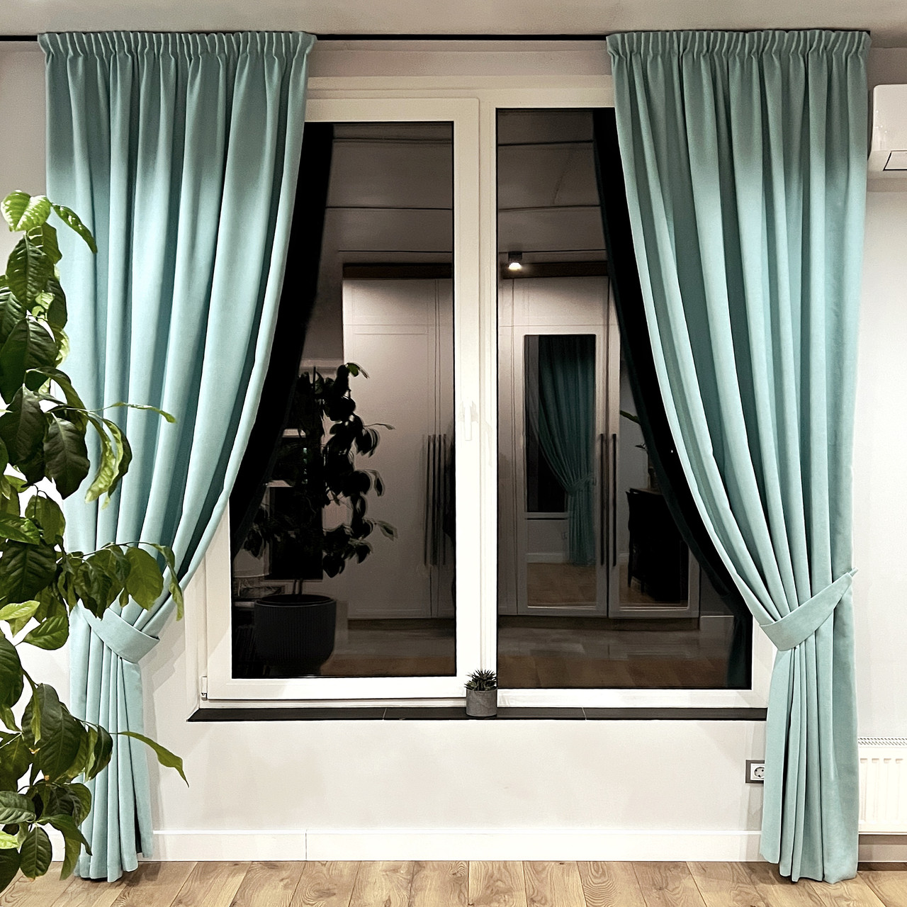 Комплект штори на тасьмі 2 шт. з підхватами 150х250 см мікровелюр Світло-бірюзовий, фото 1