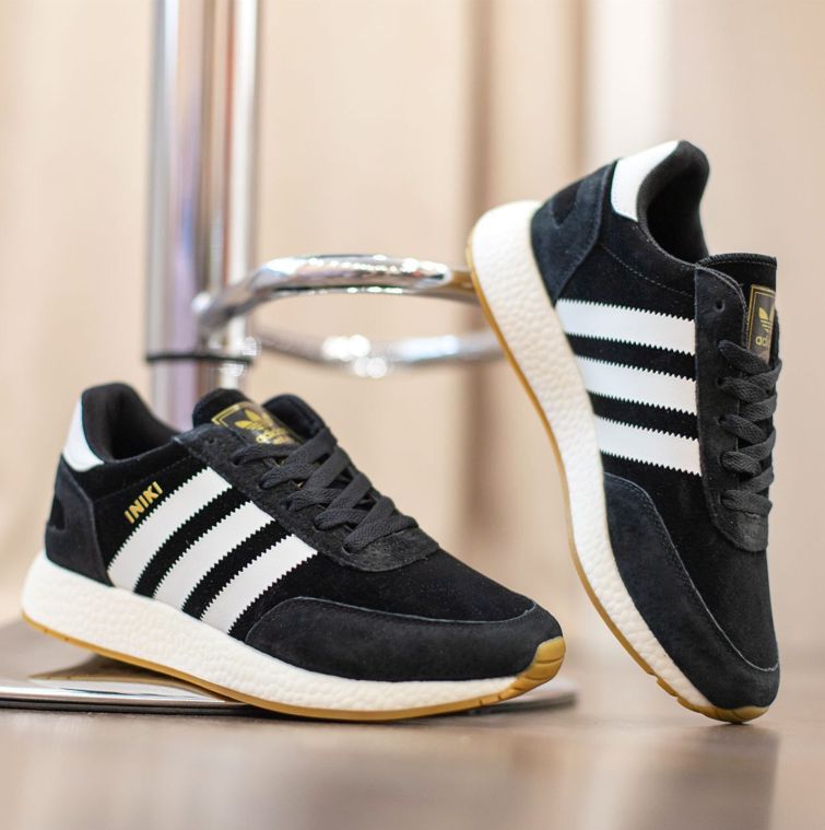 Жіночі кросівки Adidas Iniki Runner black white Адідас Ініки чорно-білі легкі замшеві весна літо