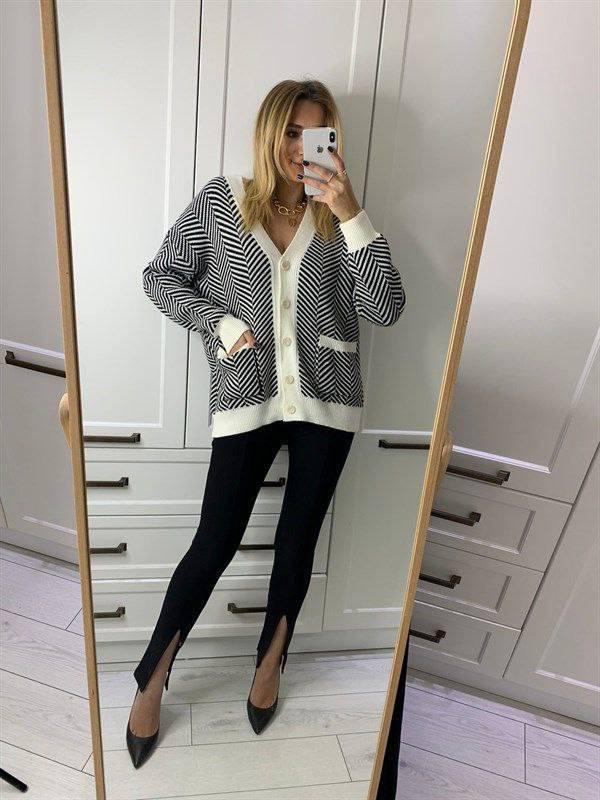 Жіночі чорні брюки легінси великого розміру plussize 46-60 стрейчеві по фігурі з розрізами