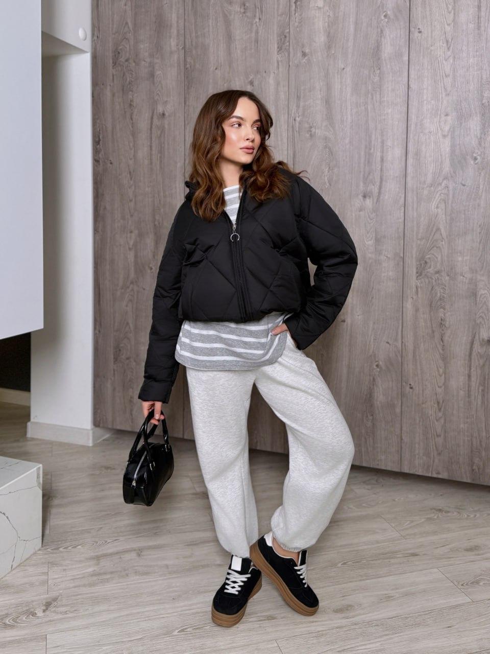 Жіноча демісезонна куртка оверсайз великого розміру plussize 42-52 з затяжкою знизу