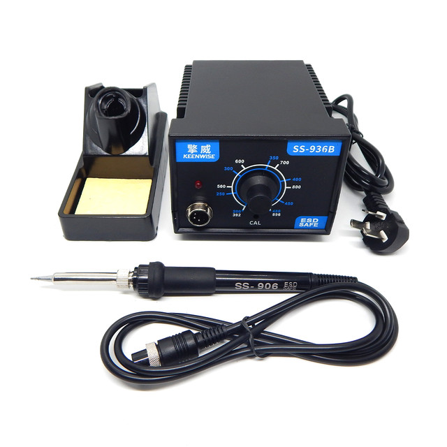 Електрична паяльна станція з регулюванням температури SS-936B 60 Вт з підставкою і губкою для очищення жал Електрична паяльна станція з регулюванням температури SS-936B 60 Вт з підставкою і губкою для очищення жал