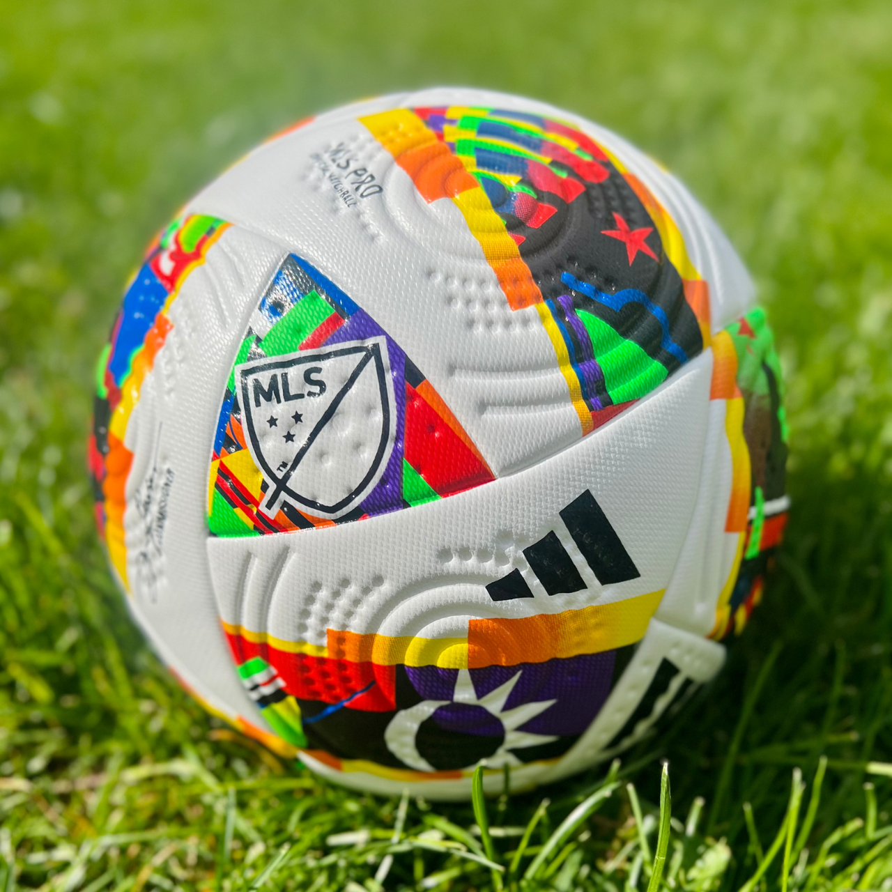 Футбольний мʼяч Adidas MLS 2024