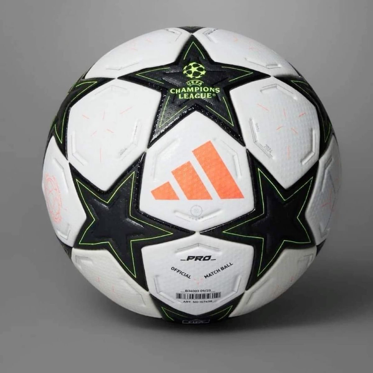 Футбольний мʼяч Adidas Champions League
