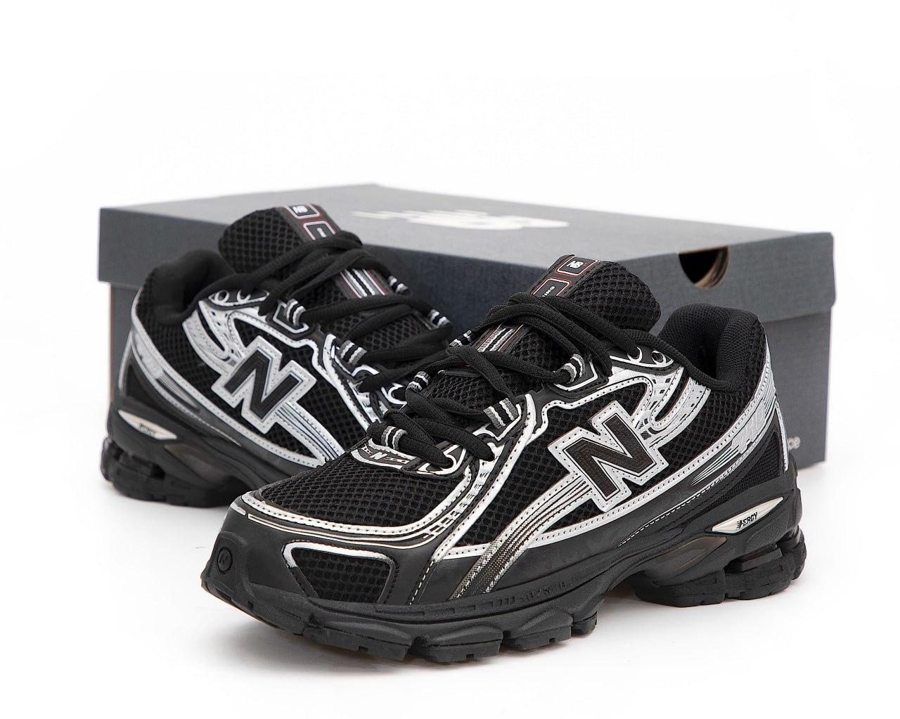 Чоловічі чорні Кросівки New Balance 740