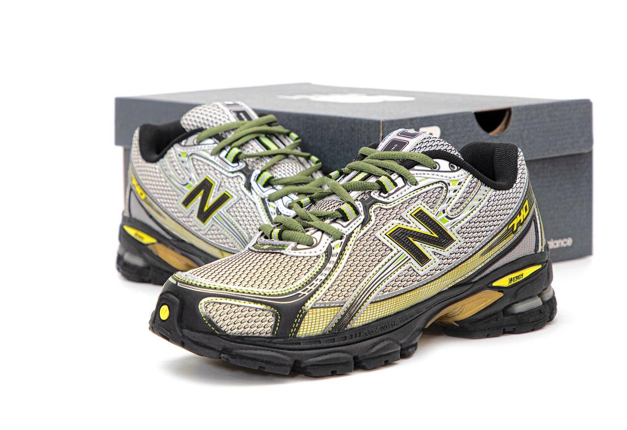 Чоловічі сірі Кросівки New Balance 740