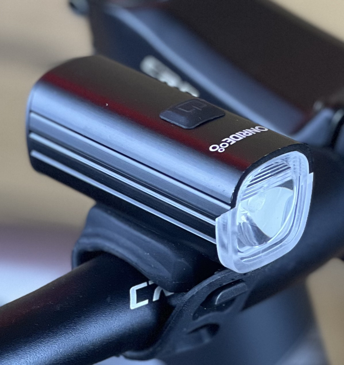 Фонарик на велосипед ліхтарик велофара передня Onride Burst (400 lm, 1200 mAh, Type-C), алюмінієва
