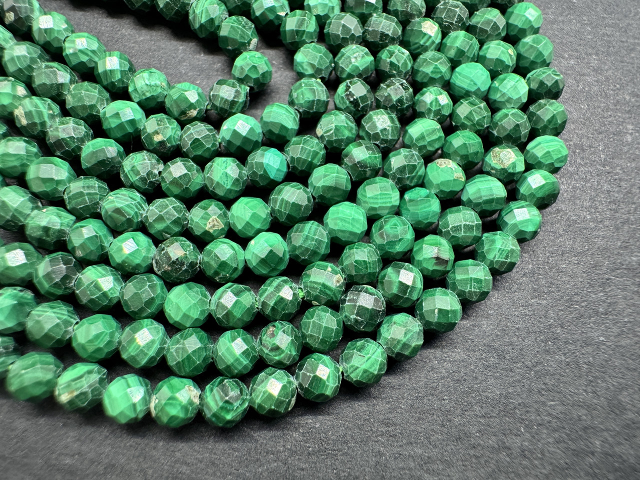 Малахіт гранований 3 мм, нитка, фото 1