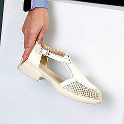 Світлі молочні закриті босоніжки натуральна шкіра глянець + текстильна сітка