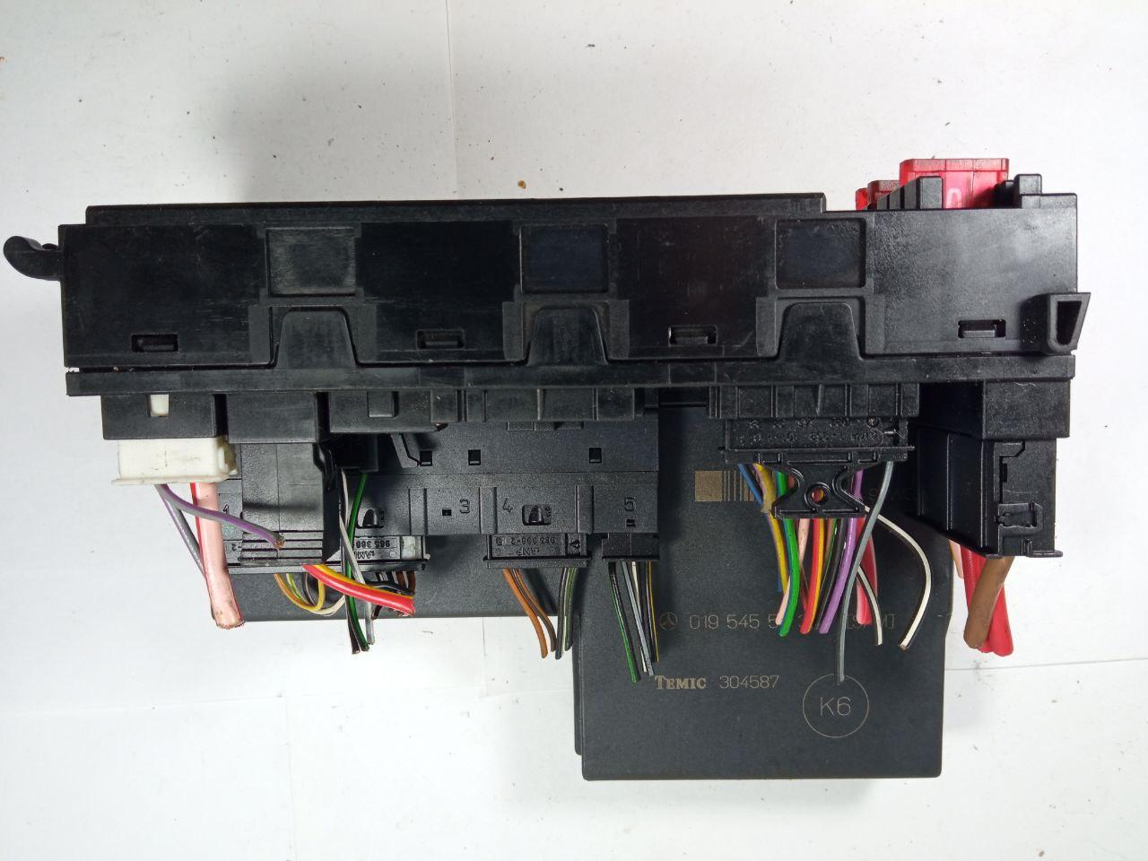 Блок запобіжників Mercedes Temic 002 545 19 01 / 0025451901 / AMP 1-967523-1 / AMP19675231 / MB C-180 / MBC180