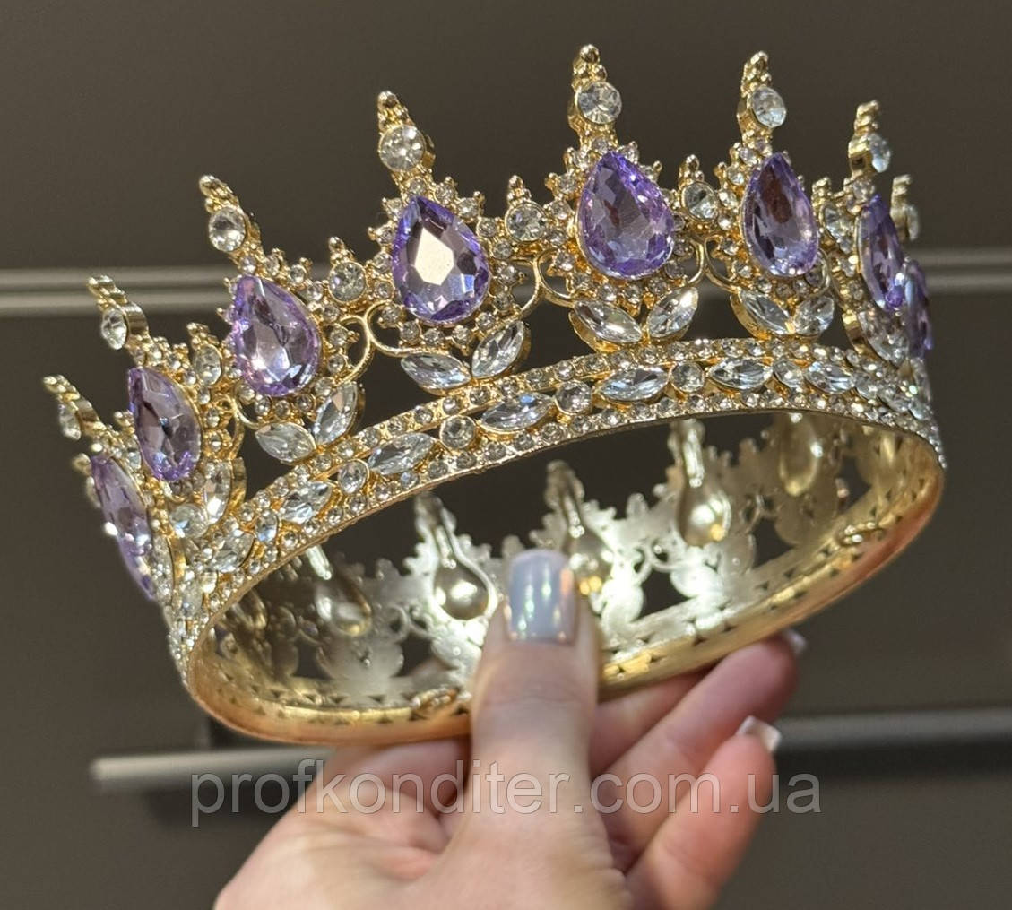 Корона металева для декору ЗОЛОТА з камінцями НІЖНО БУЗКОВОГО кольору