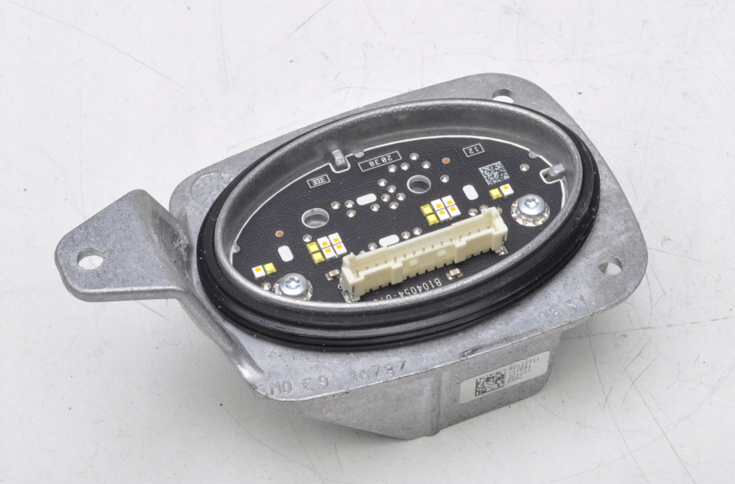 Правий блок повороту Volvo XC 40 18+ 90094620 B104054-B TOP