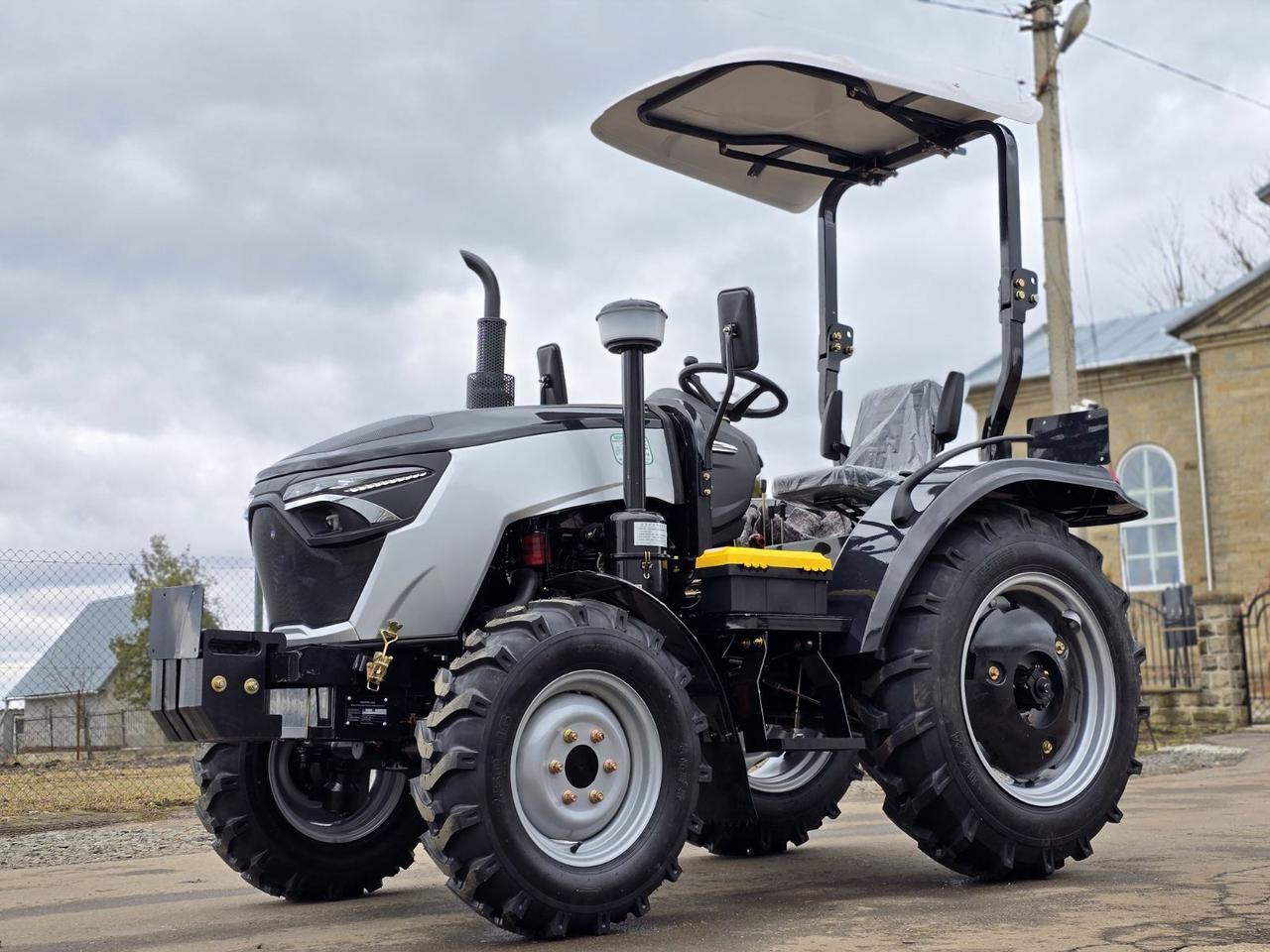 Трактор TERRAFENG 3524HX із прижимною гідравлікою, навісом, шини 11.2-24, рівна підлога, мости від 50-ки