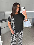 Жіночий комбінований прогулянковий костюм з абстрактним принтом із софту батал чорно-білий, фото 2