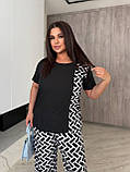 Жіночий комбінований прогулянковий костюм з абстрактним принтом із софту батал чорно-білий, фото 4