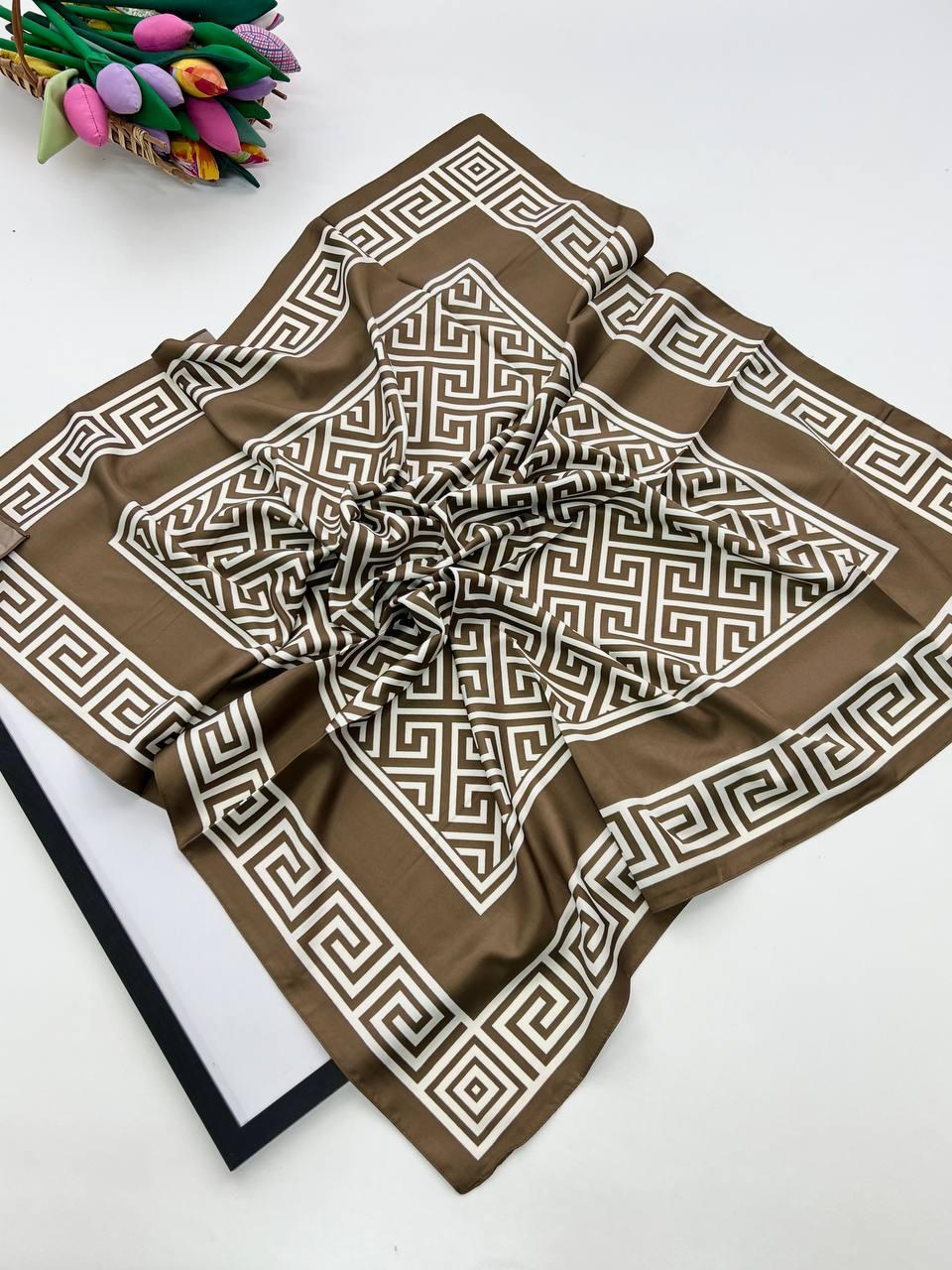 Шовкова хустка Джина 90*90 см коричнева