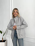 Сірий жіночий бомбер на кнопках букле Тедді, фото 3
