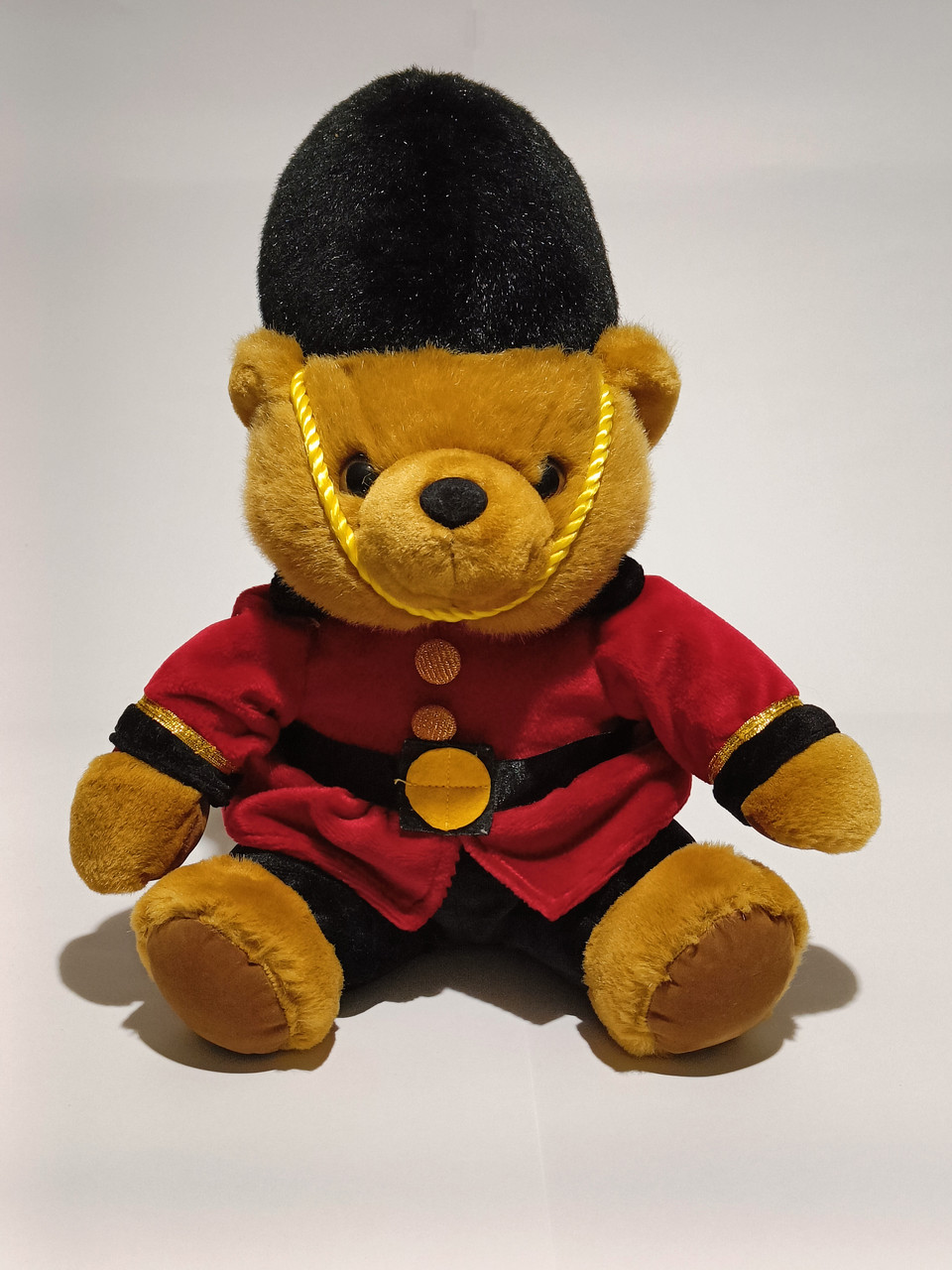 Плюшевий ведмідь Keel Toys Британська Королівська Гвардія, довжина 40 см