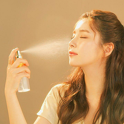 Тонери, спреї та лосьйони для обличчя