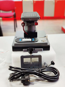 Вакуумний сепаратор портативний F3 для зрізання дисплеїв.