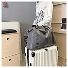 Сумка спортивна дорожня 35*51 см на блискавці з довгим ремінцем зі штучної шкіри Kay Сірий, фото 5