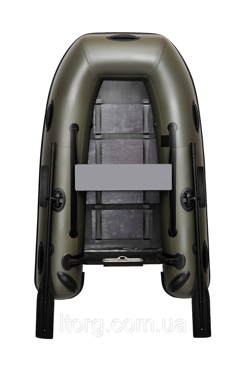 Моторний одномісний човен коропової серії ΩMega 210MU-S, фото 1