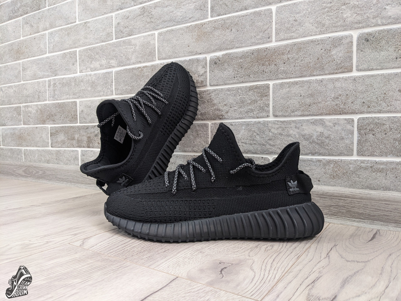 Кросівки Adidas Yeezy Boost 350 \ ізі буст 350 \ ізікі \ 44 - фото 1 - id-p1889874327
