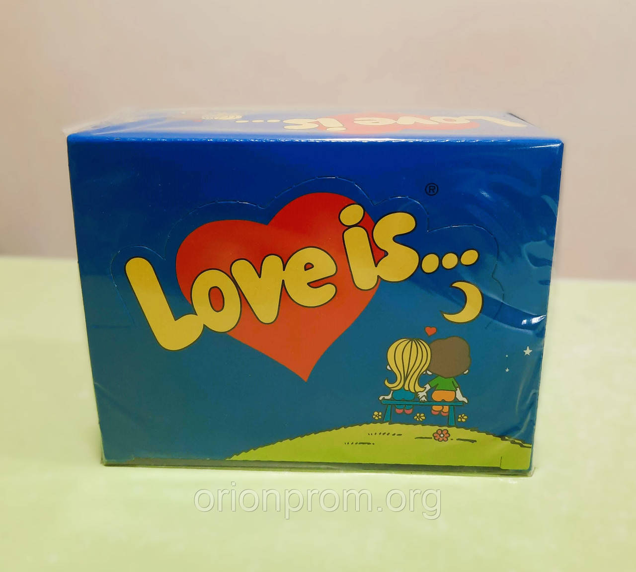 Жувальна гумка Love is... банан і полуниця 100 штук, фото 1