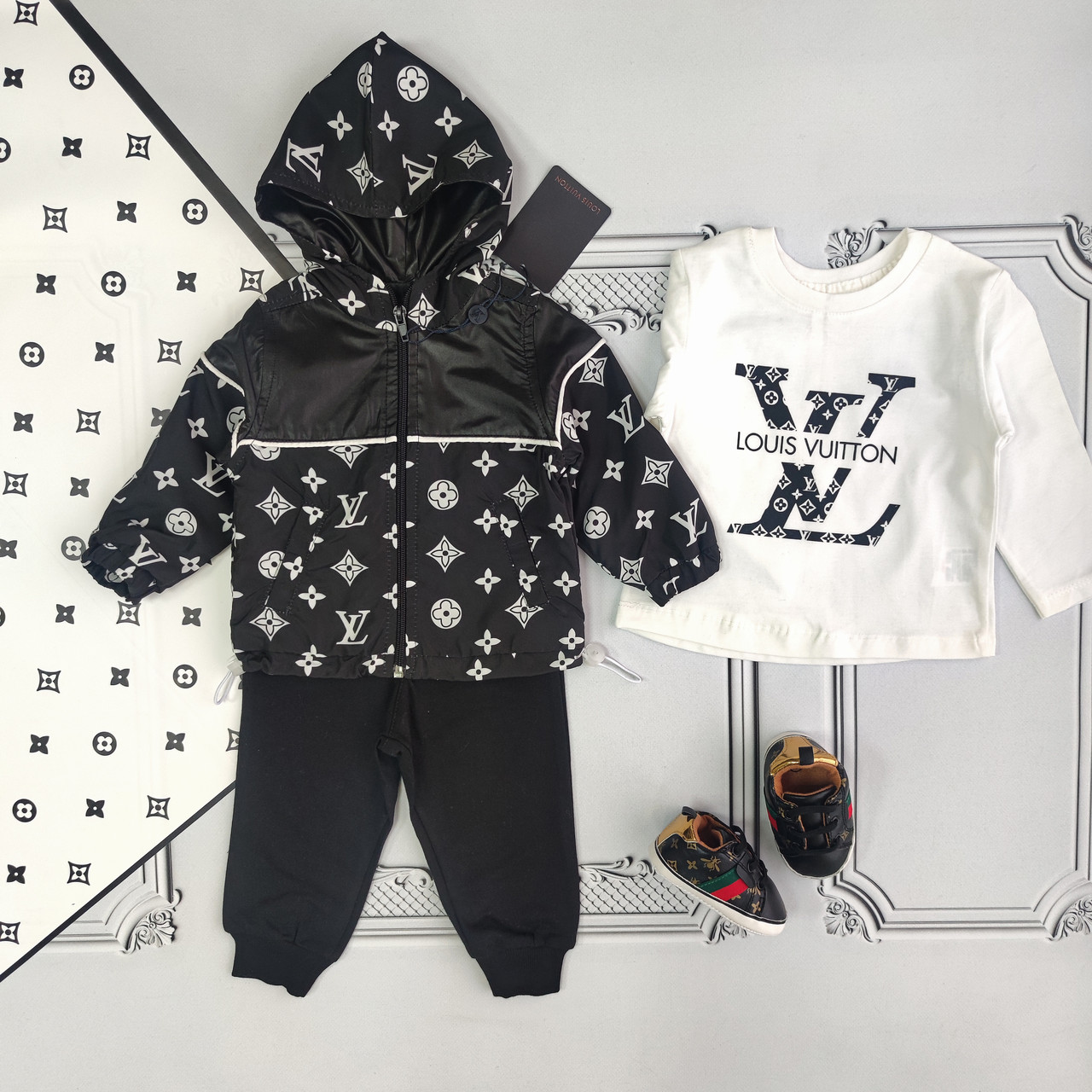Дитячий чорний костюм трійка, комплект з вітровкою Louis Vuitton для хлопчика