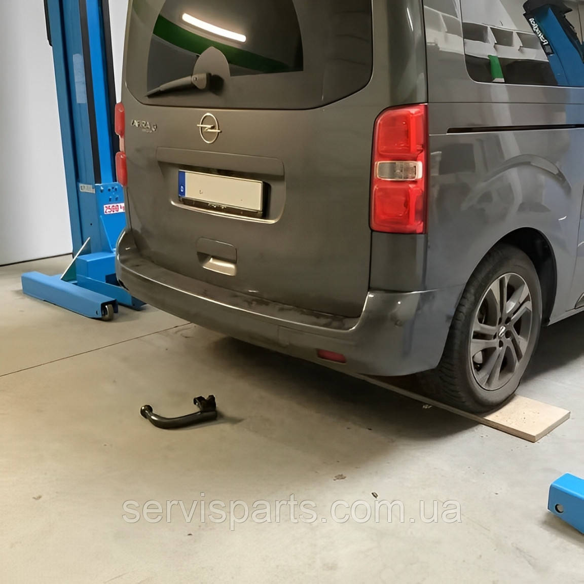 Фаркоп Opel Zafira Life 2019- (Опель Зафіра Лайф) швидкоз'ємний гак на ключах